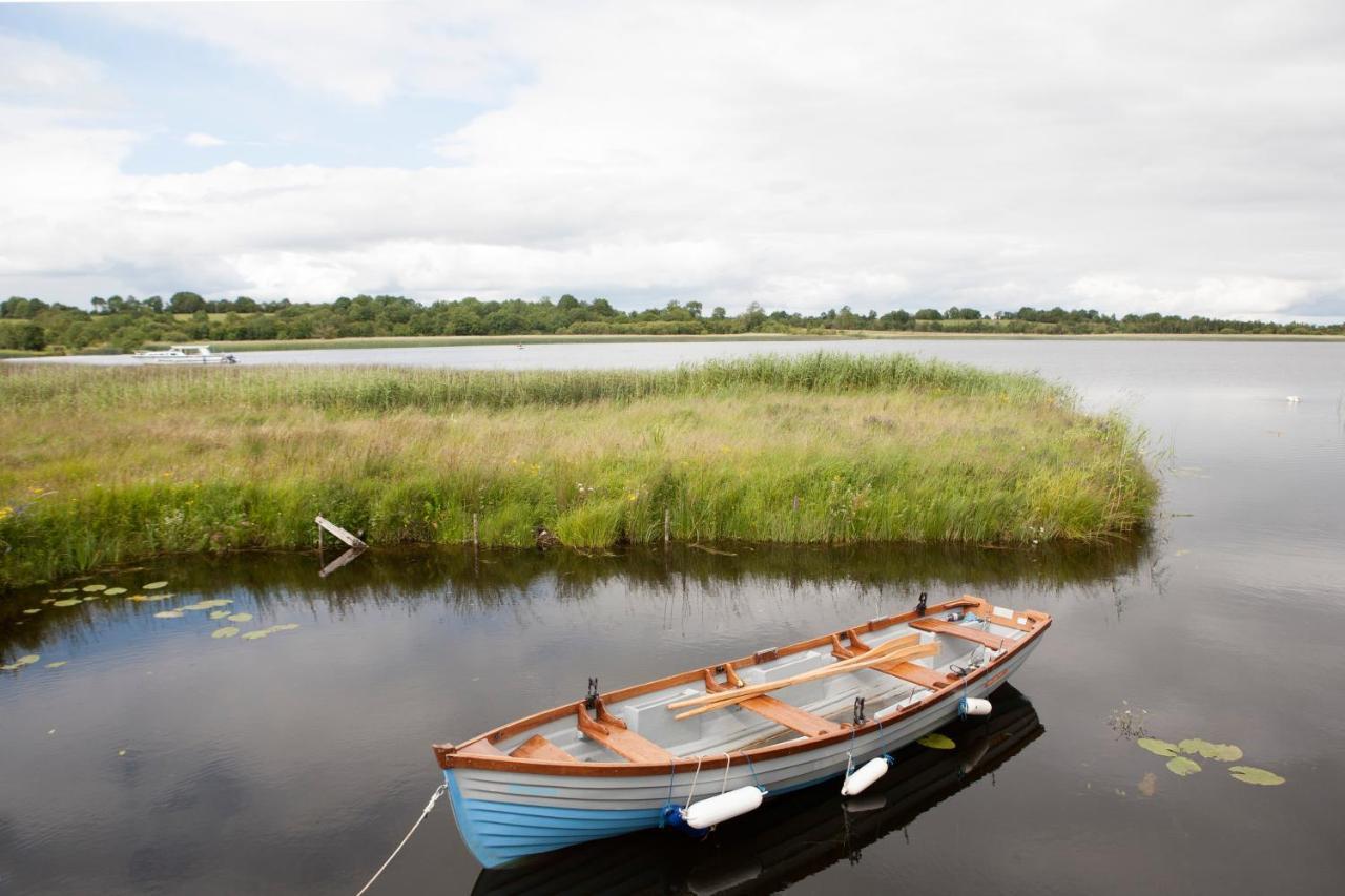 Villa Inviting 4-Bed House In Strokestown Exterior foto